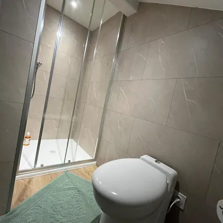 לינה וארוחת בוקר L Hirondelle Du Printemps 2 3*