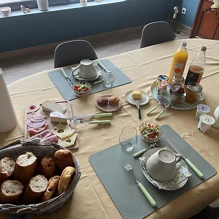 לינה וארוחת בוקר L Hirondelle Du Printemps 2 Erondelle