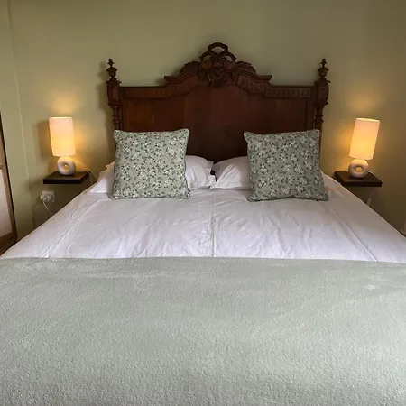 לינה וארוחת בוקר L Hirondelle Du Printemps 2 3*