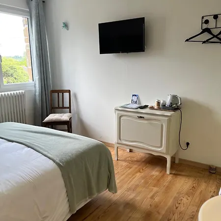 לינה וארוחת בוקר L Hirondelle Du Printemps 2