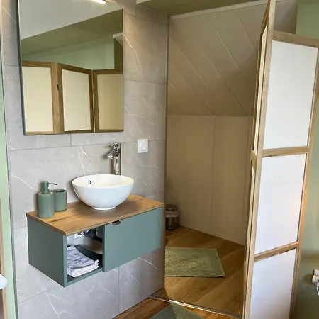 לינה וארוחת בוקר L Hirondelle Du Printemps 2